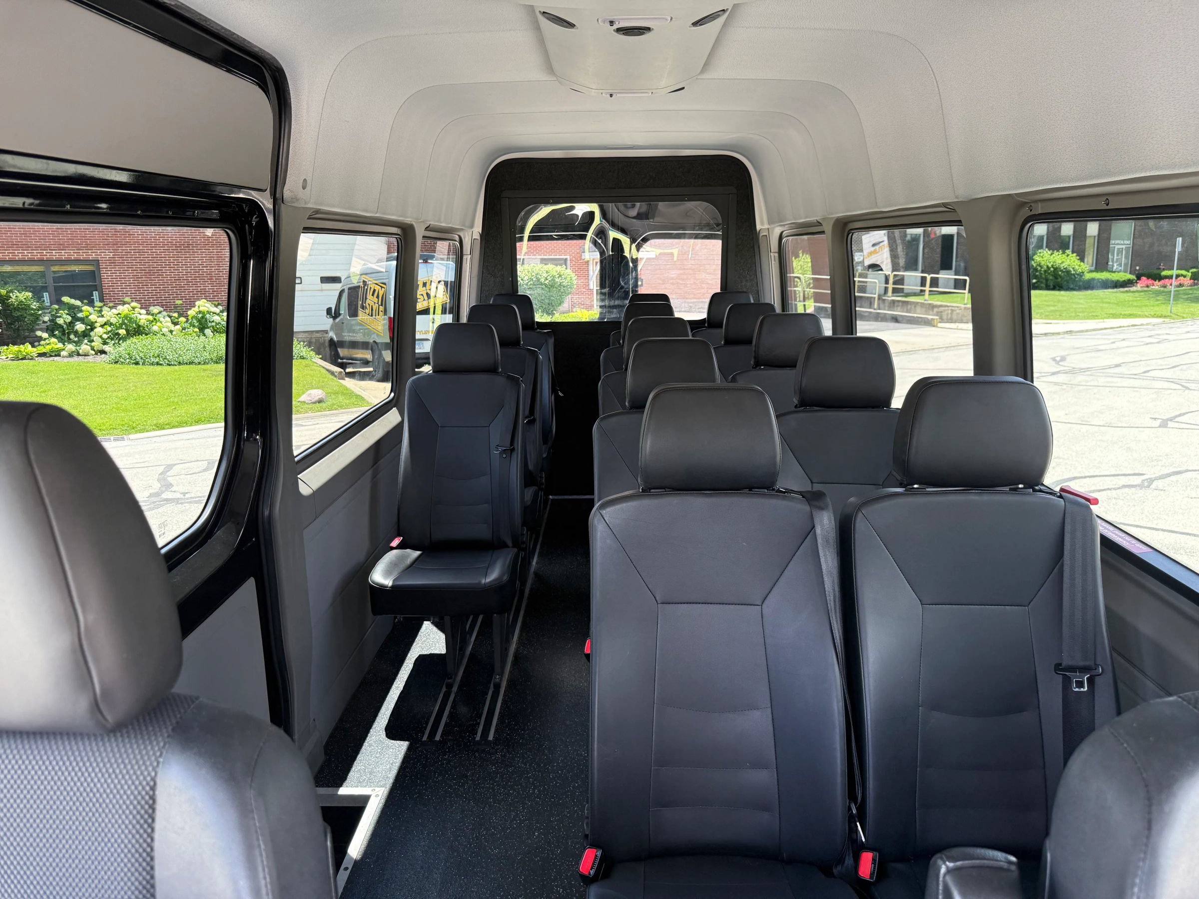 Used 2017 Mercedes-Benz Sprinter 3500 image 18