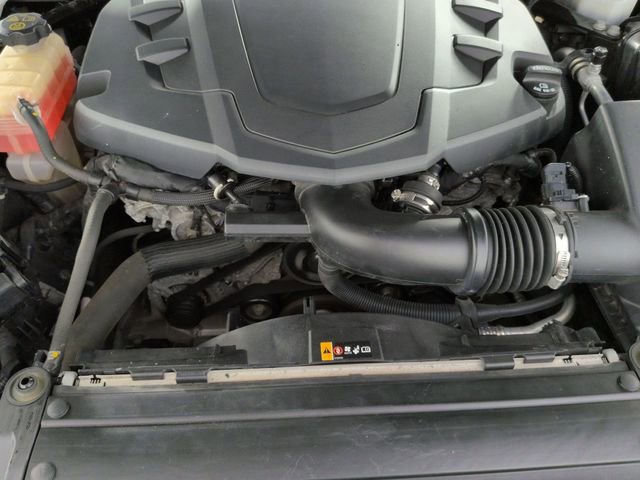 Used 2020 Chevrolet Camaro LT image 28