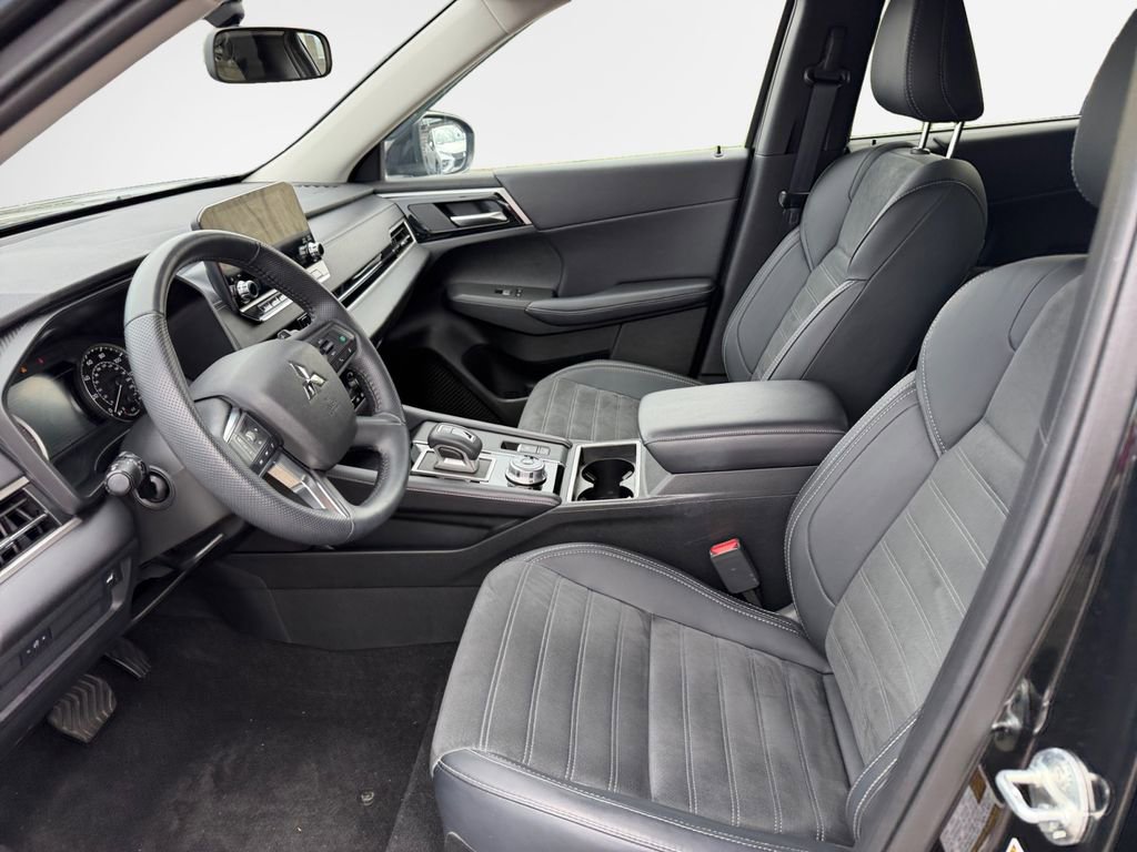 Used 2024 Mitsubishi Outlander SE AWD/4WD image 12