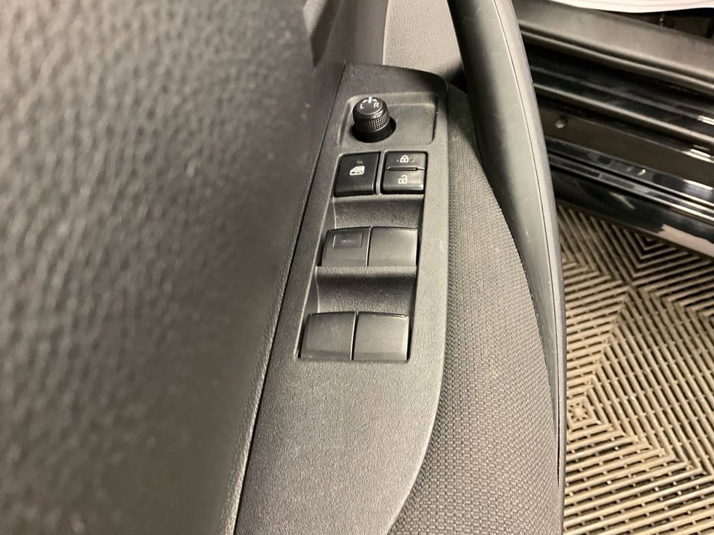 Used 2023 Toyota Corolla LE image 12