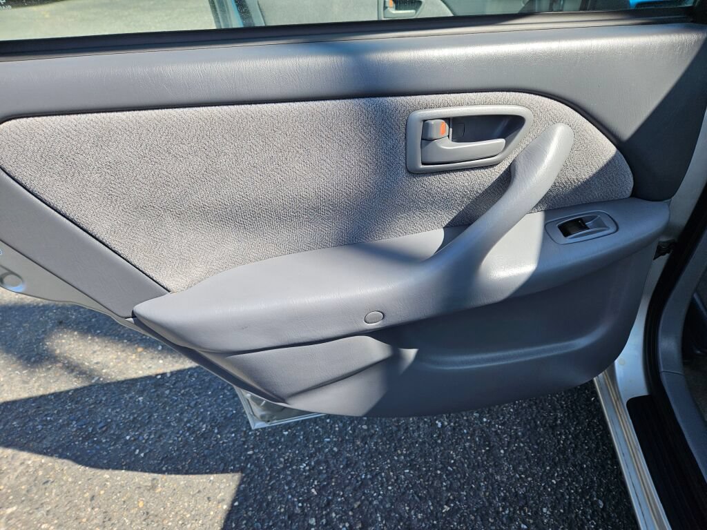 Used 2001 Toyota Camry LE FWD image 13