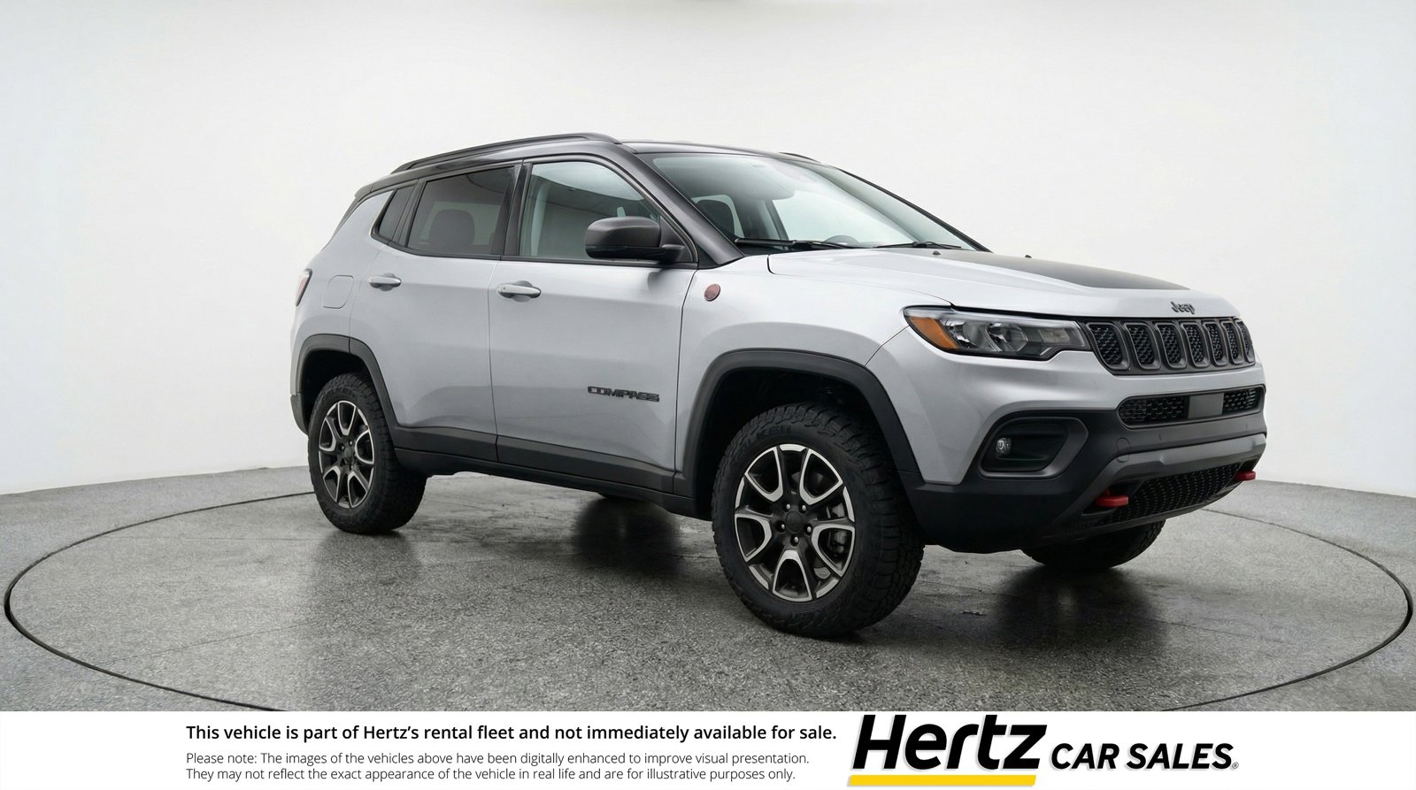Used 2025 Jeep Compass Trailhawk image 1