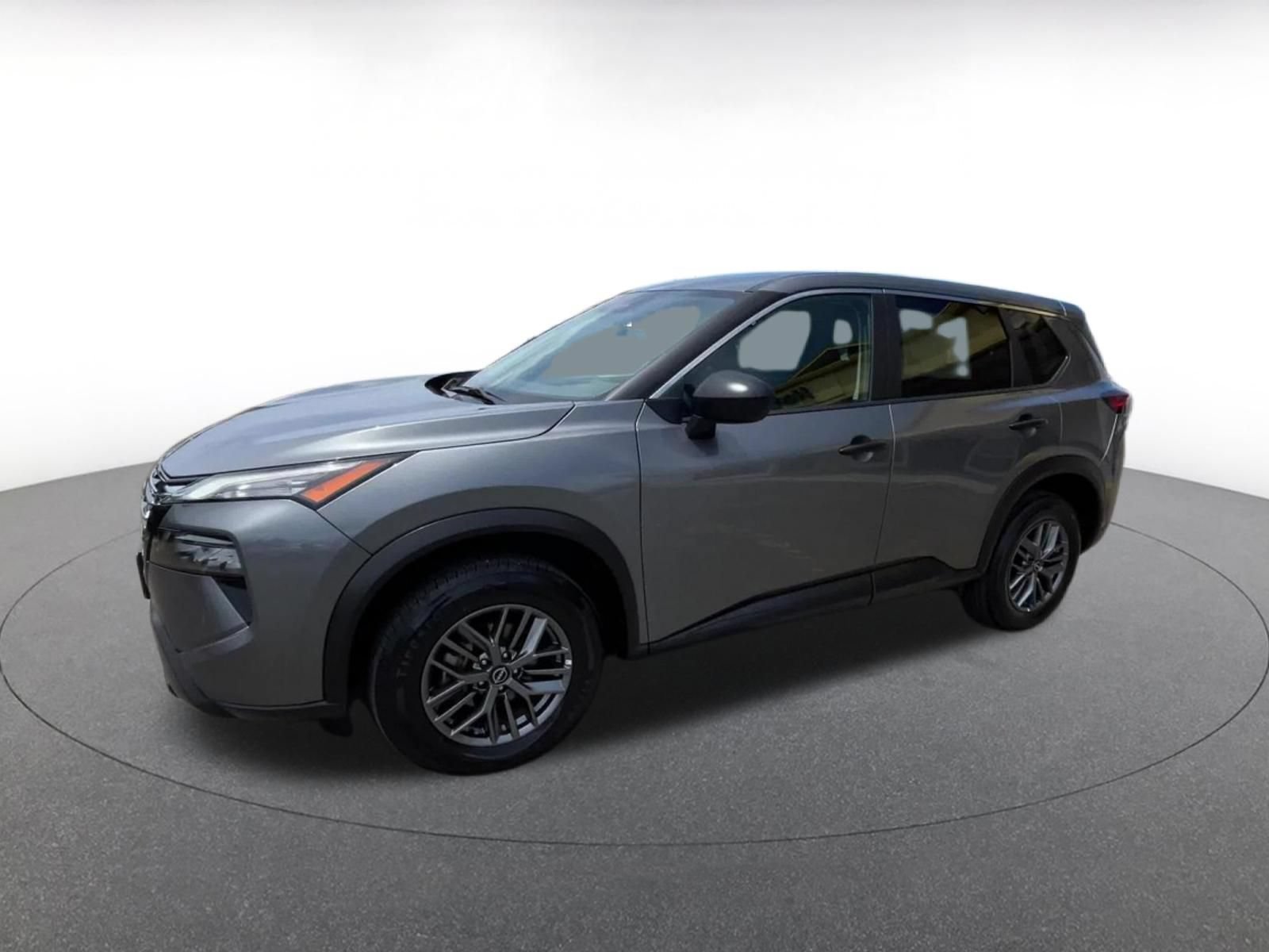 Used 2024 Nissan Rogue S AWD/4WD image 7