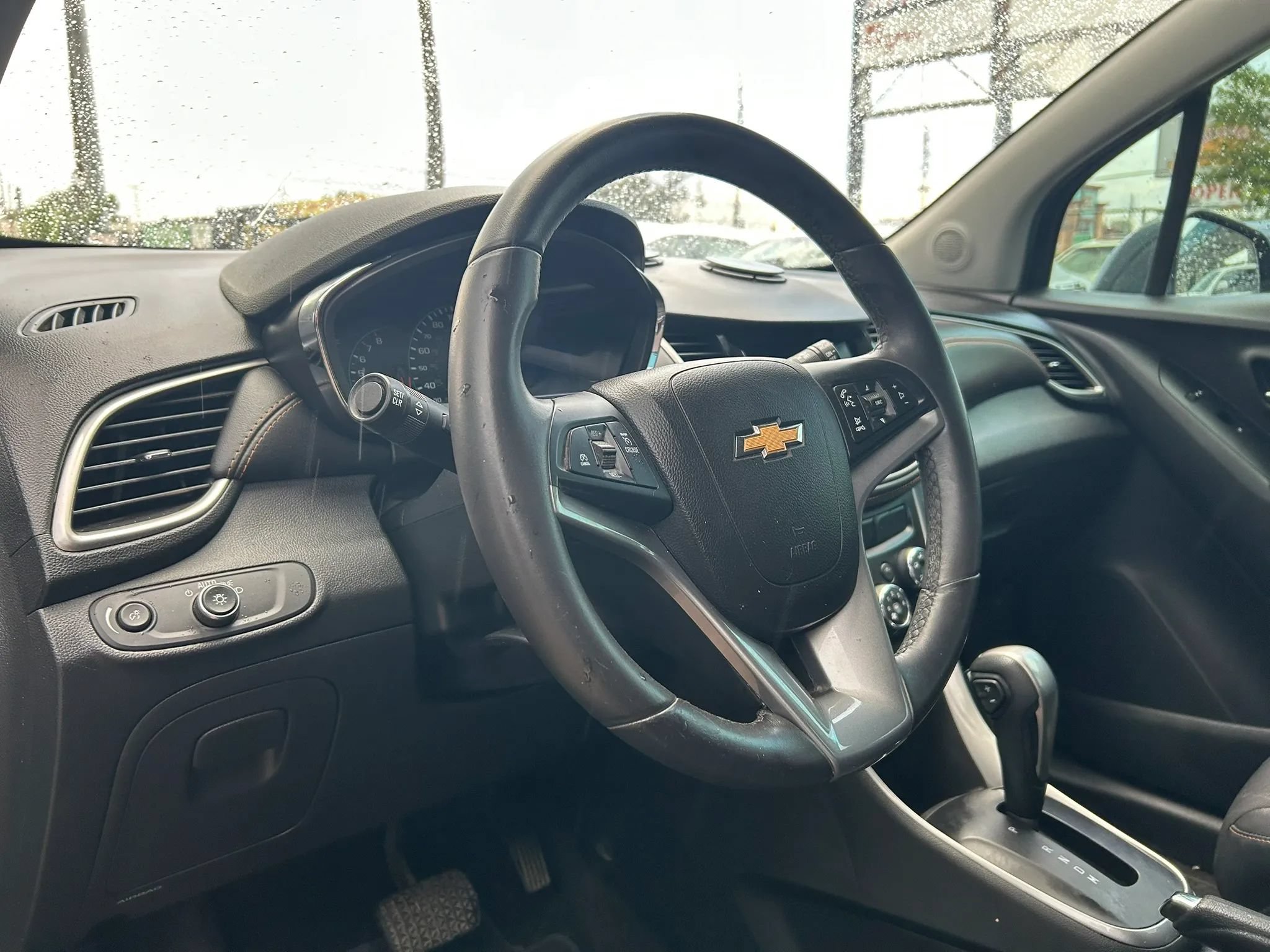 Used 2021 Chevrolet Trax LT w/ Sport Edition FWD image 11