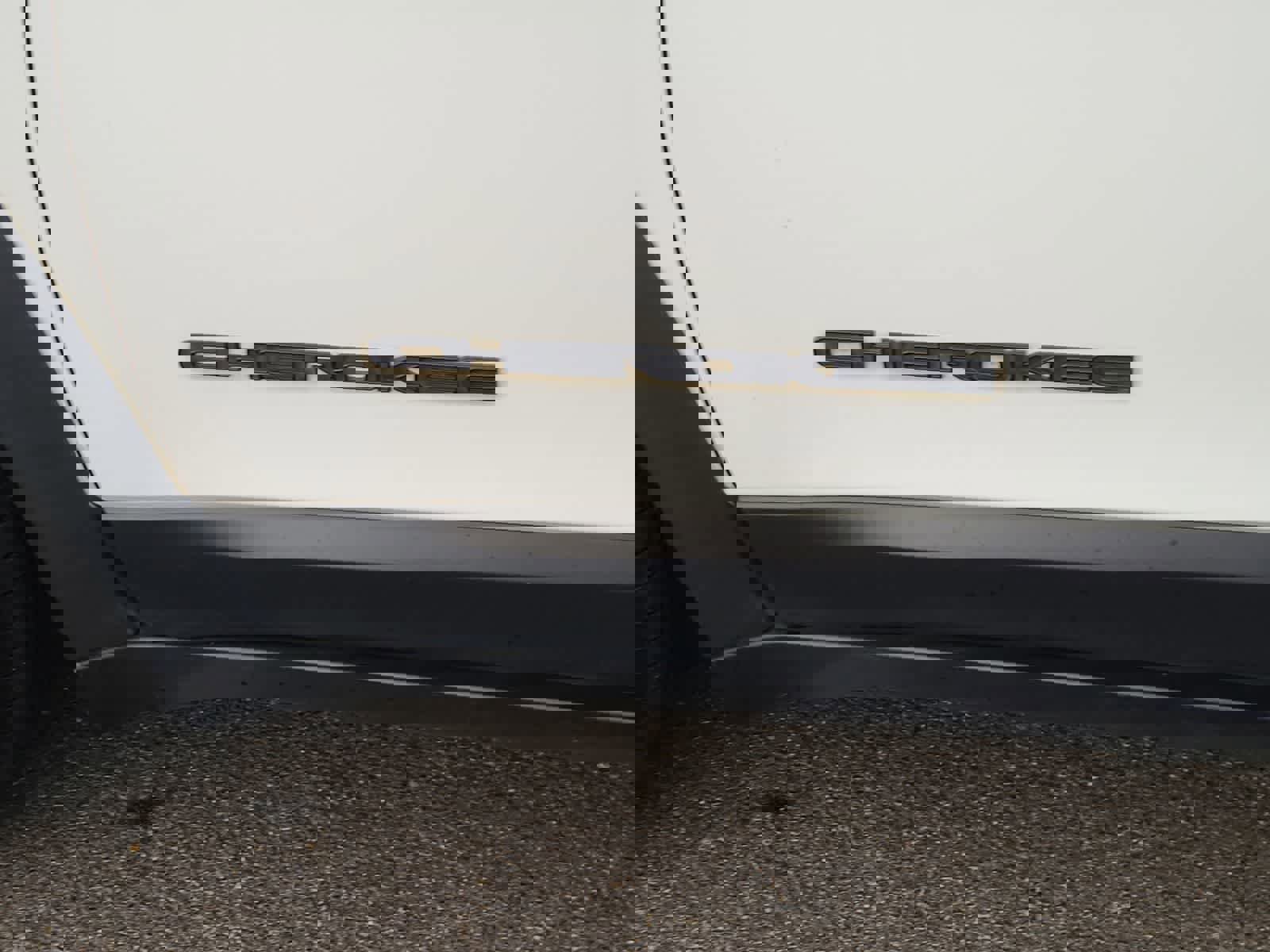 Used 2020 Jeep Cherokee Latitude w/ Quick Order Package 26F North image 15