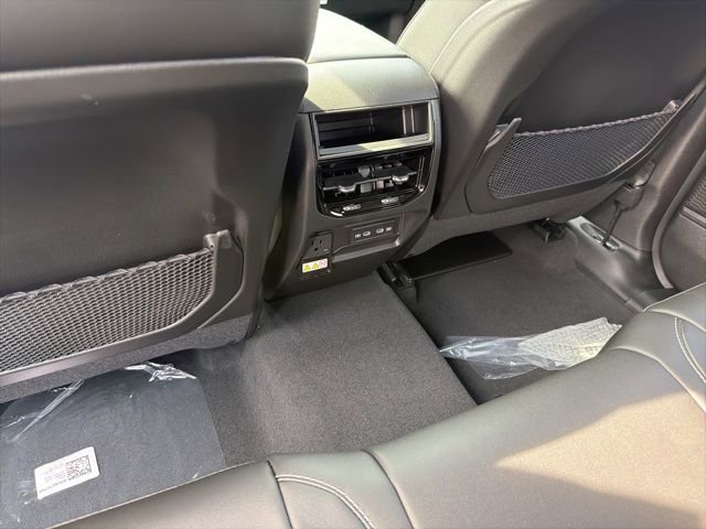 New 2026 Jeep Grand Cherokee Altitude image 12