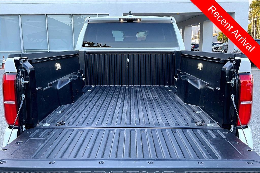 Used 2025 Toyota Tacoma TRD Sport AWD/4WD image 7