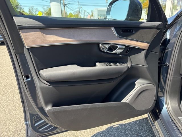 Used 2025 Volvo XC90 B6 Plus AWD/4WD image 18