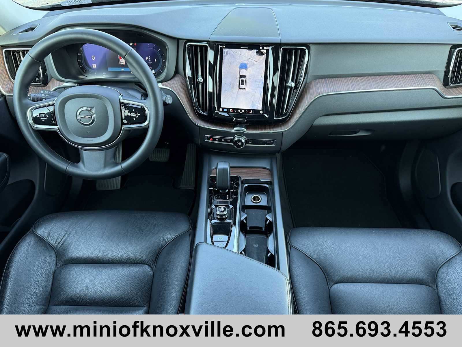 Used 2024 Volvo XC60 B5 Plus image 14