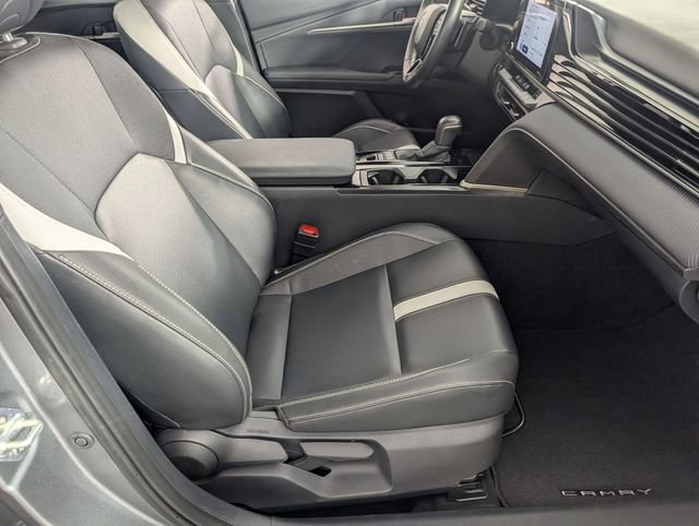 Used 2025 Toyota Camry SE FWD image 30