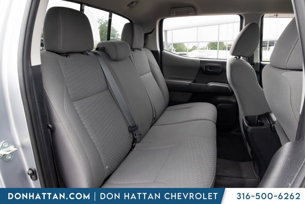 Used 2020 Toyota Tacoma SR5 AWD/4WD image 16
