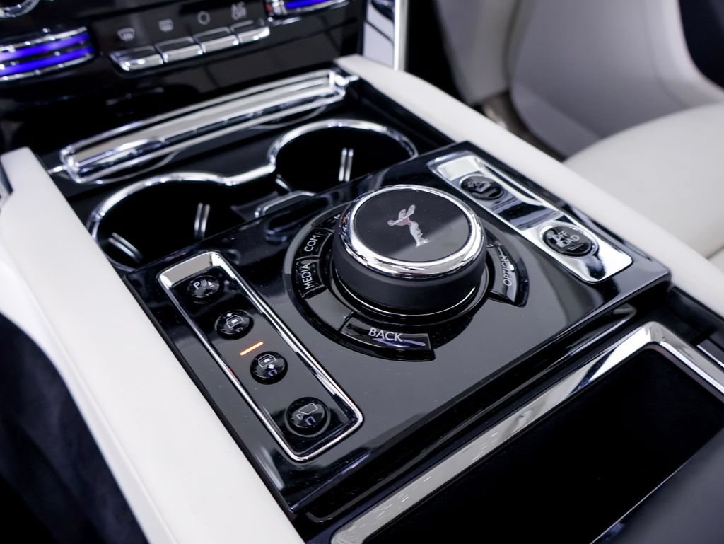 Used 2023 Rolls-Royce Cullinan w/ Technology Package AWD/4WD image 22
