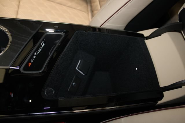 New 2026 Cadillac Lyriq Signature Luxury w/ Nappa Leather Package AWD/4WD image 22