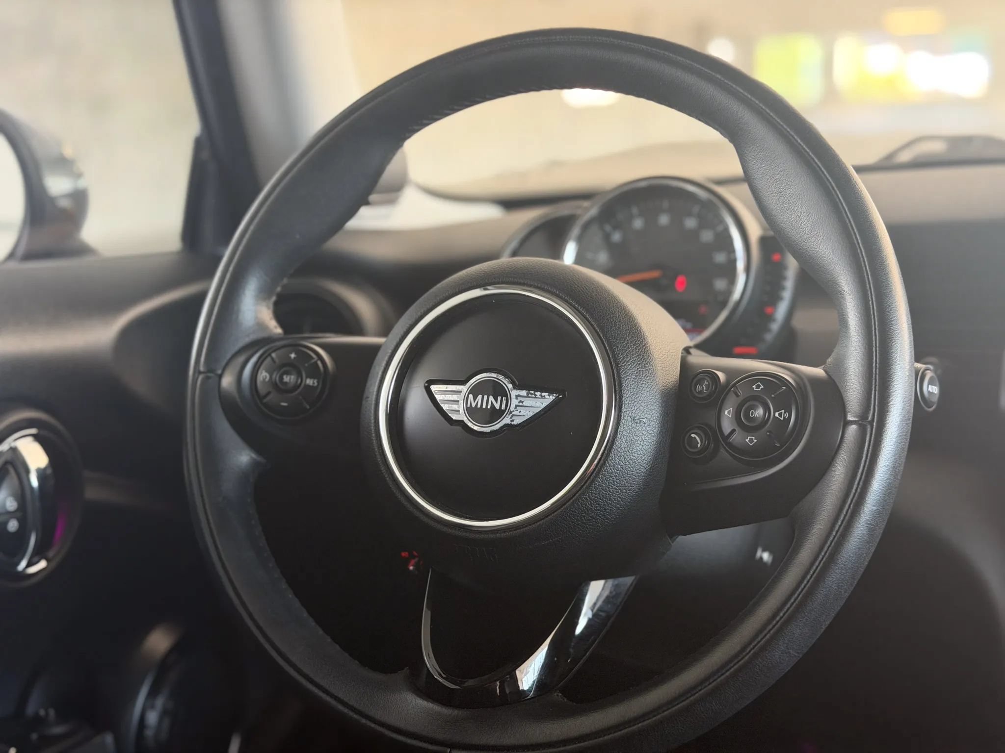 Used 2015 MINI Cooper 2-Door Hardtop FWD image 23