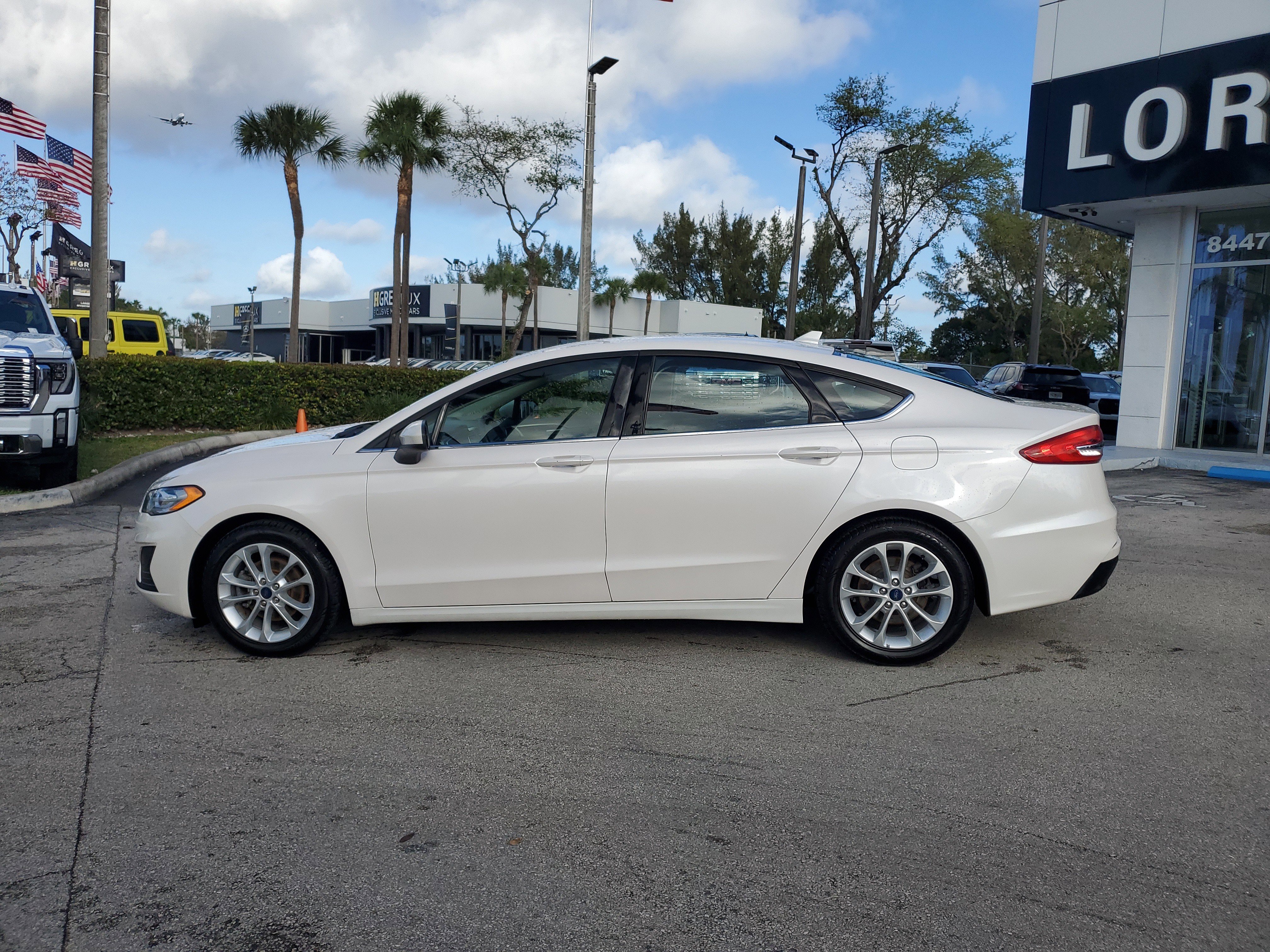 Used 2019 Ford Fusion SE image 8