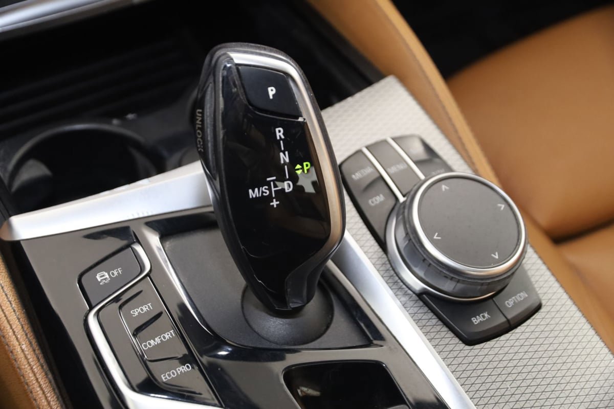 Used 2019 BMW 530i xDrive w/ M Sport Package AWD/4WD image 7