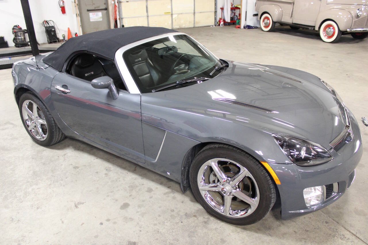 Used 2009 Saturn Sky Red Line RWD image 14