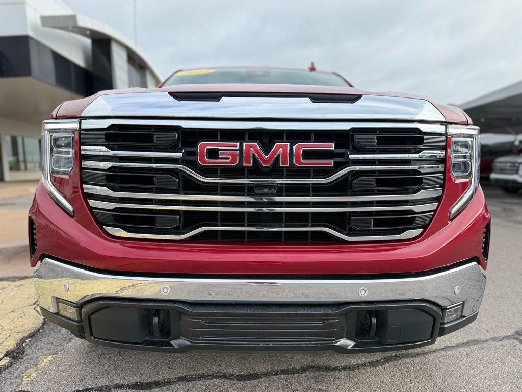 Used 2023 GMC Sierra 1500 SLT w/ SLT Premium Plus Package AWD/4WD image 2