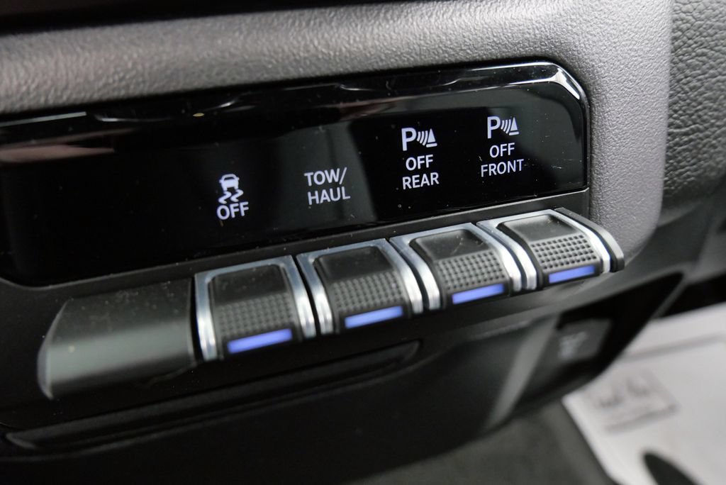 Used 2022 RAM 1500 Big Horn AWD/4WD image 30