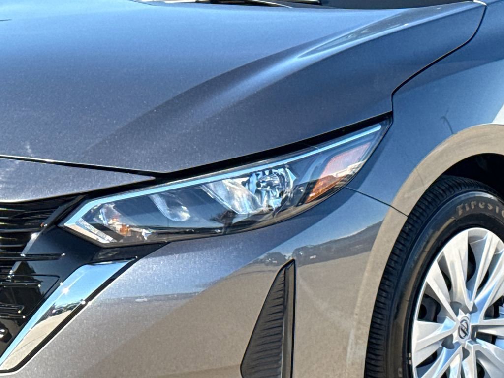 Used 2025 Nissan Sentra S image 5