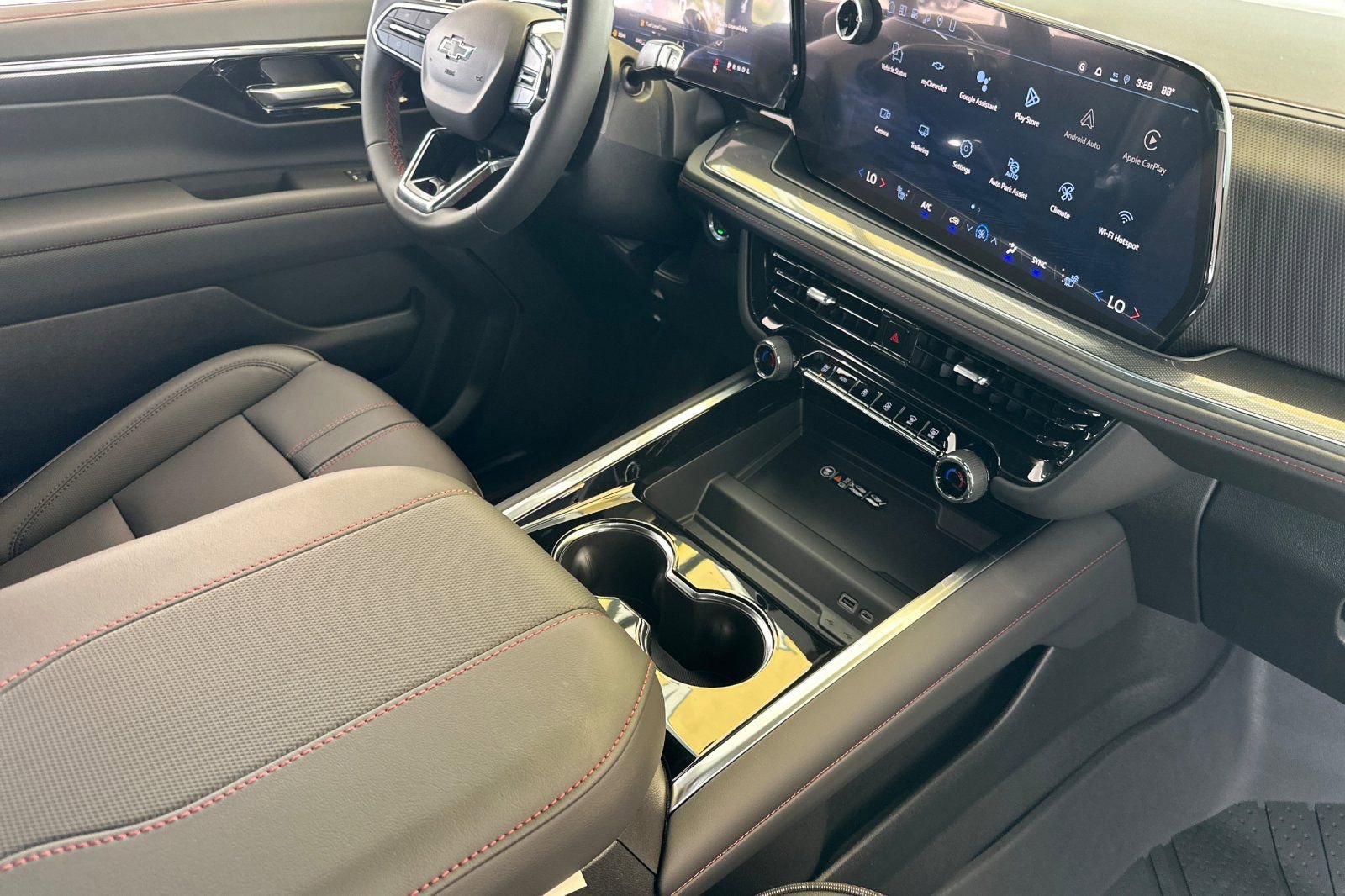 New 2026 Chevrolet Suburban RST image 19