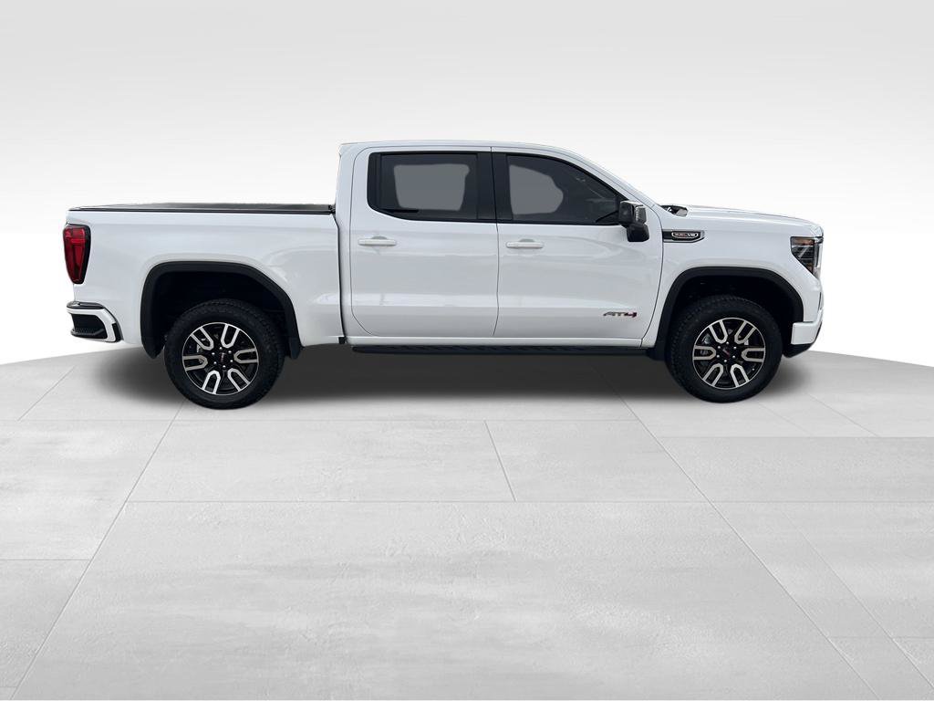 Used 2025 GMC Sierra 1500 AT4 w/ AT4 Premium Package AWD/4WD image 8