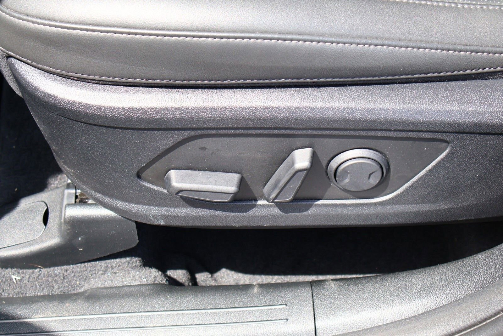 Used 2024 Kia Sorento SX image 19