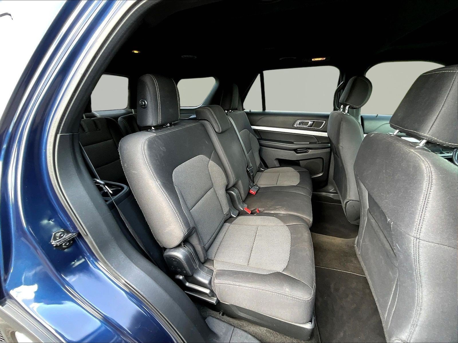 Used 2017 Ford Explorer XLT w/ Equipment Group 201A FWD image 24