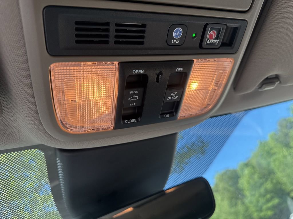 Used 2023 Honda Odyssey Elite image 10
