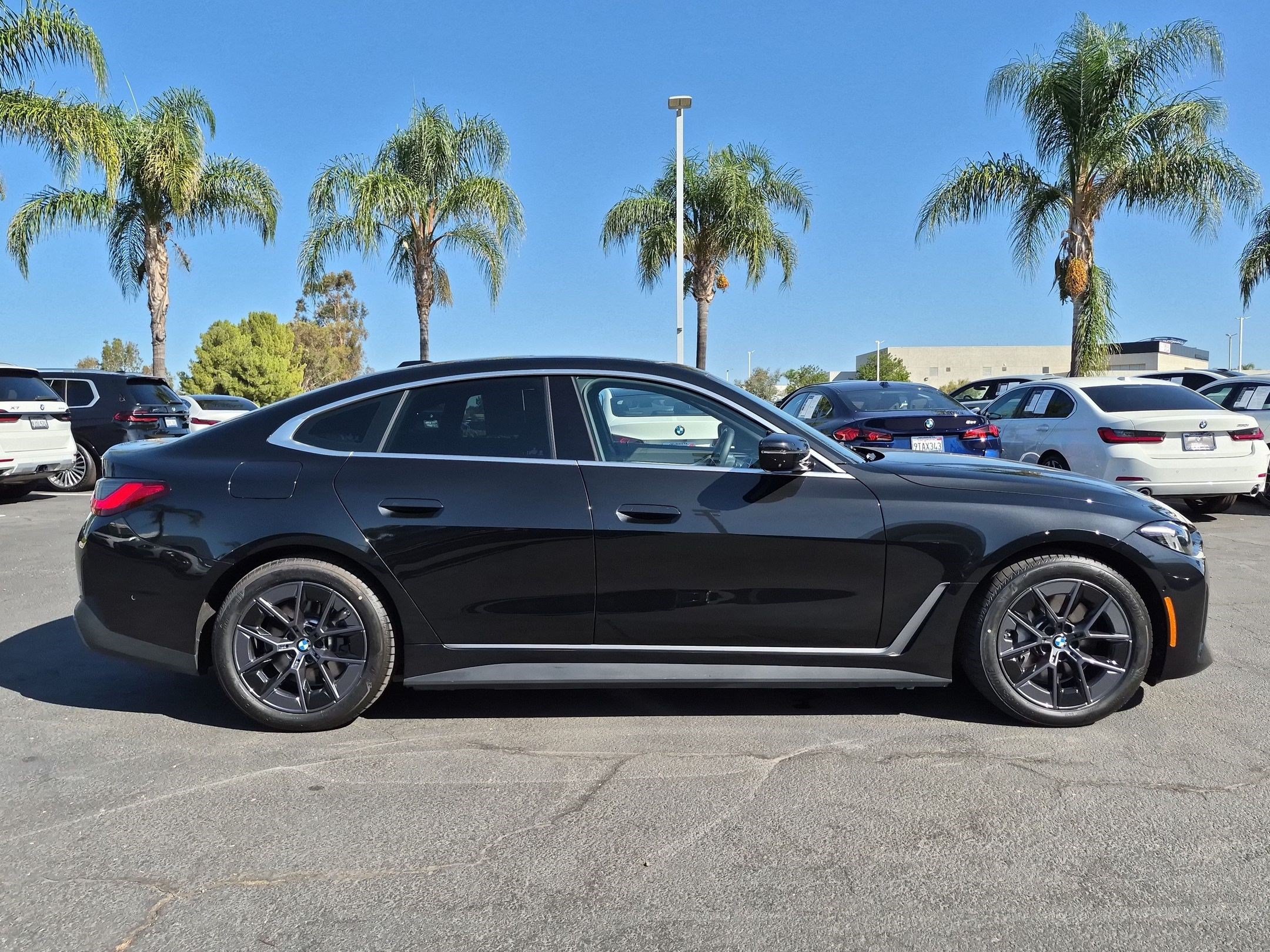 Used 2025 BMW i4 eDrive40 w/ Parking Assistance Package RWD image 20