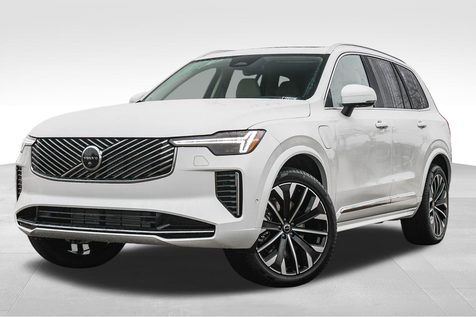 New 2026 Volvo XC90 T8 Ultra w/ Protection Package Premier