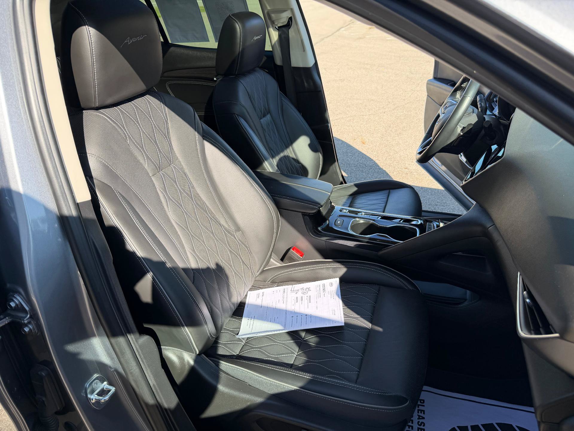 Certified 2022 Buick Envision Avenir w/ Technology Package II AWD/4WD image 41