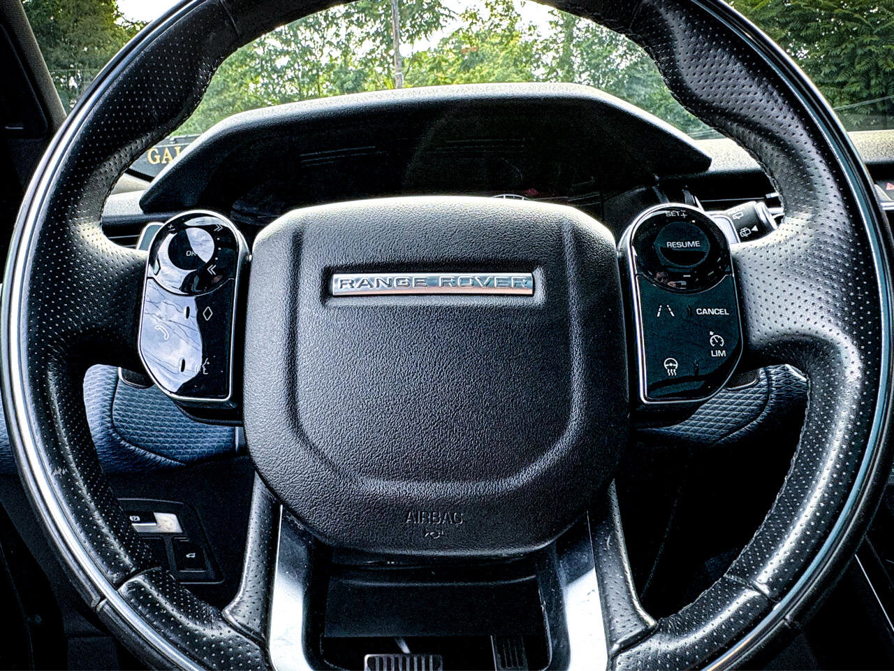 Used 2018 Land Rover Range Rover Velar R-Dynamic SE image 12