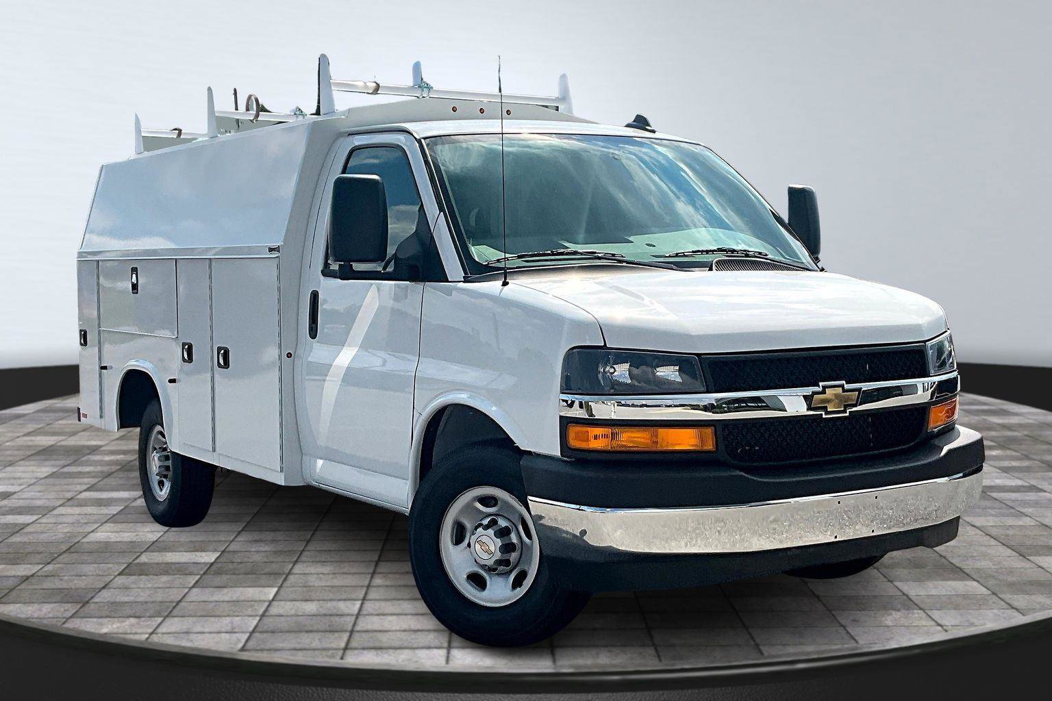 New 2025 Chevrolet Express 3500 w/ Power Convenience Package video 2