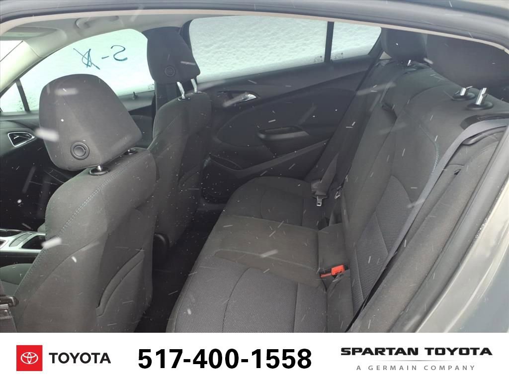 Used 2017 Chevrolet Cruze LT image 11