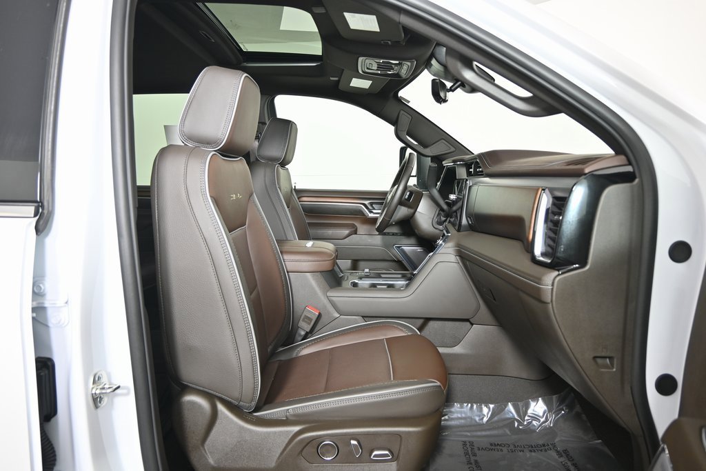 Used 2025 GMC Sierra 3500 Denali w/ Denali Reserve Package image 14