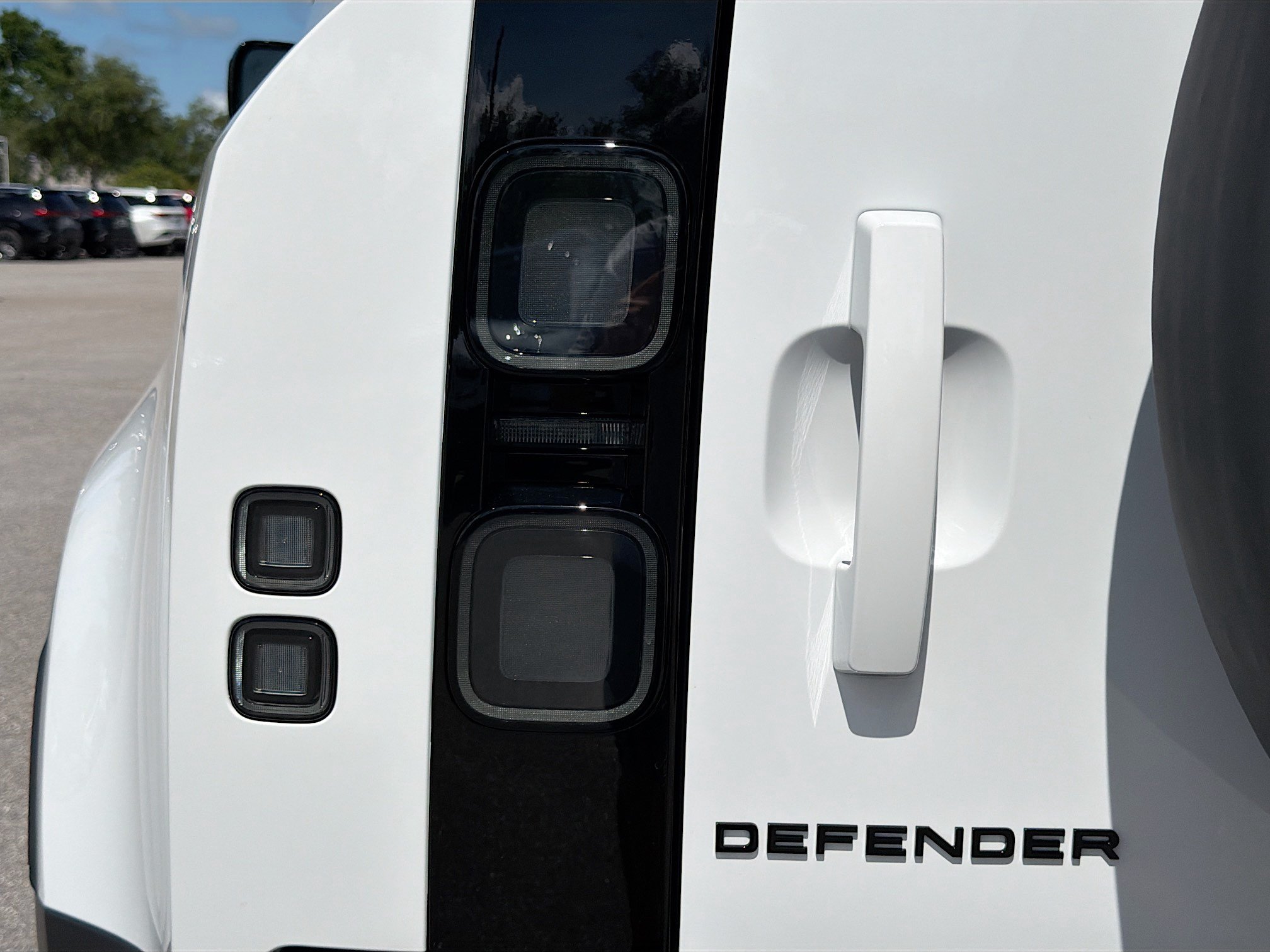 New 2026 Land Rover Defender 110 S AWD/4WD image 10