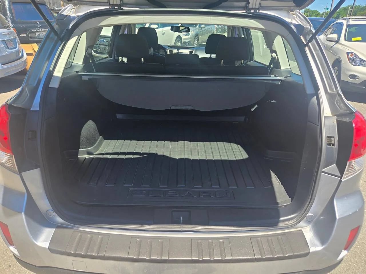 Used 2012 Subaru Outback 2.5i AWD/4WD image 5