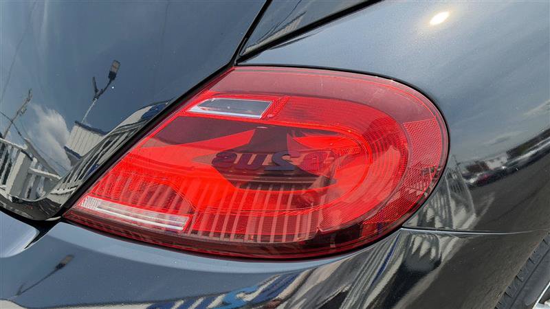 Used 2018 Volkswagen Beetle 2.0T FWD image 14