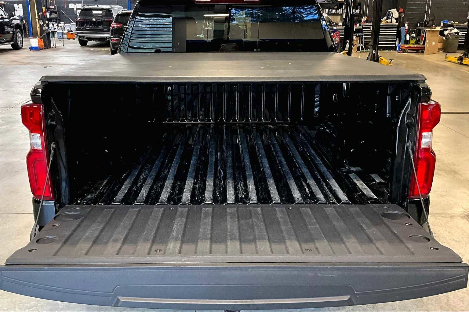 Used 2024 Chevrolet Silverado 1500 RST w/ Z71 Off-Road Package image 32