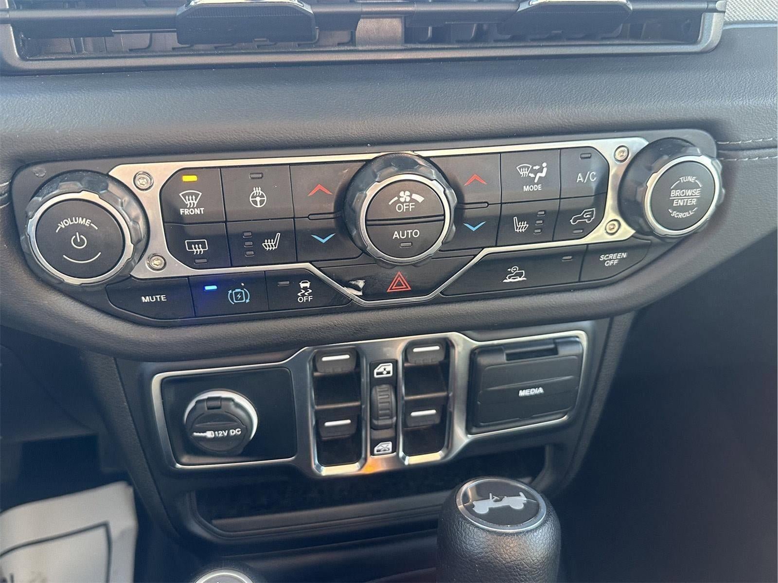 Used 2024 Jeep Wrangler Unlimited Sahara AWD/4WD image 29