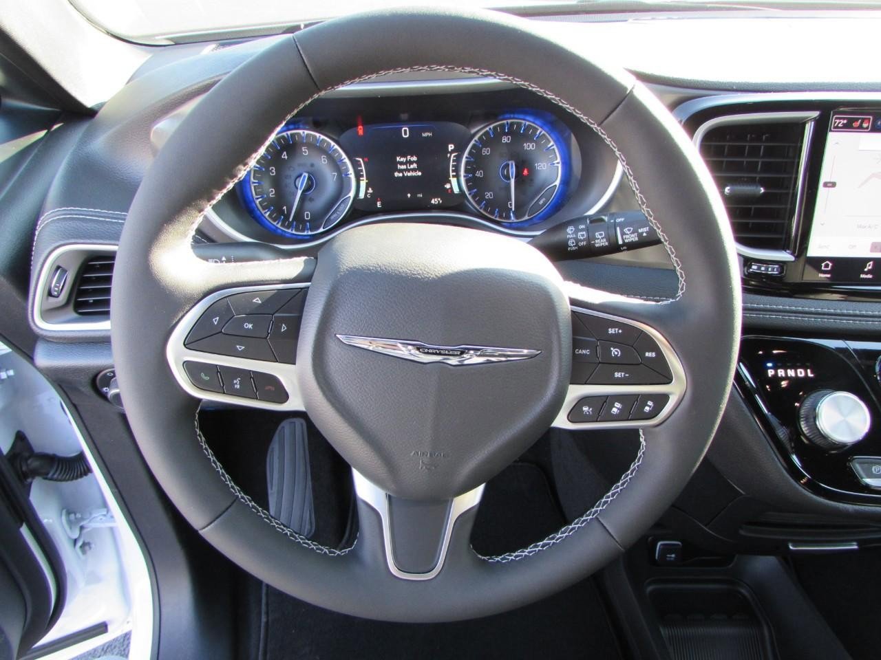 New 2026 Chrysler Pacifica Select image 14