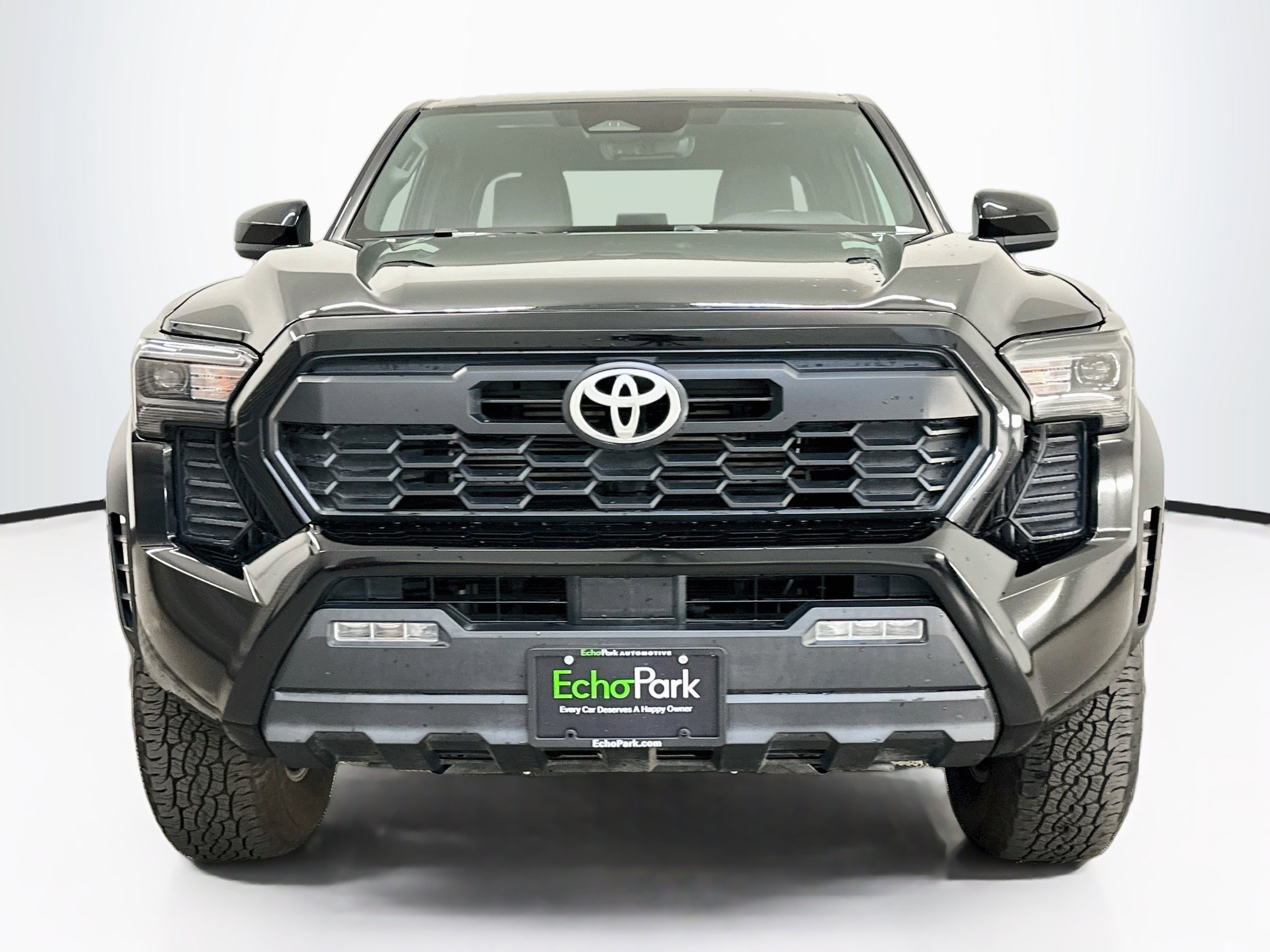Used 2025 Toyota Tacoma TRD Off-Road AWD/4WD image 2