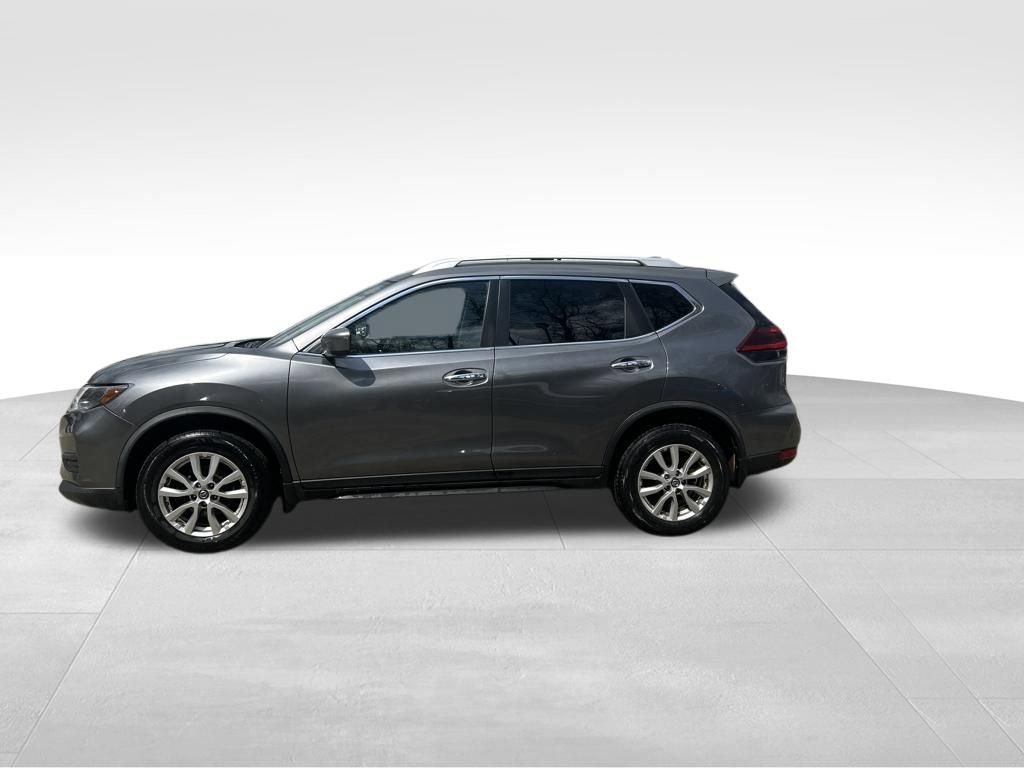 Used 2018 Nissan Rogue SV image 2