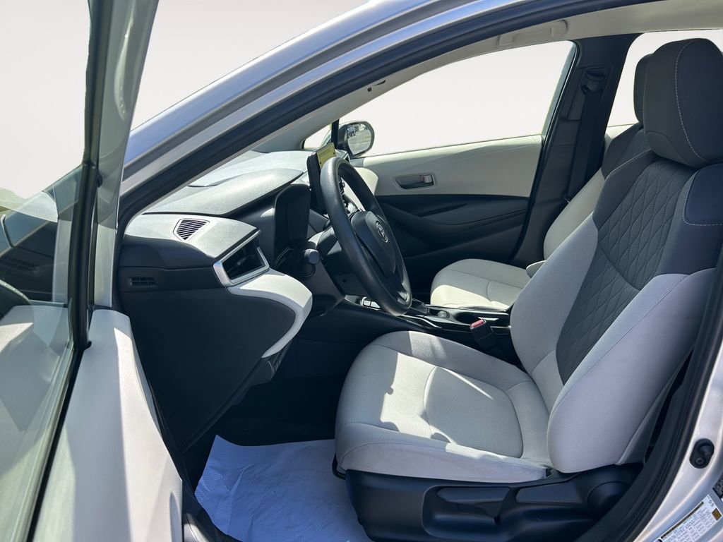 Used 2022 Toyota Corolla LE image 12