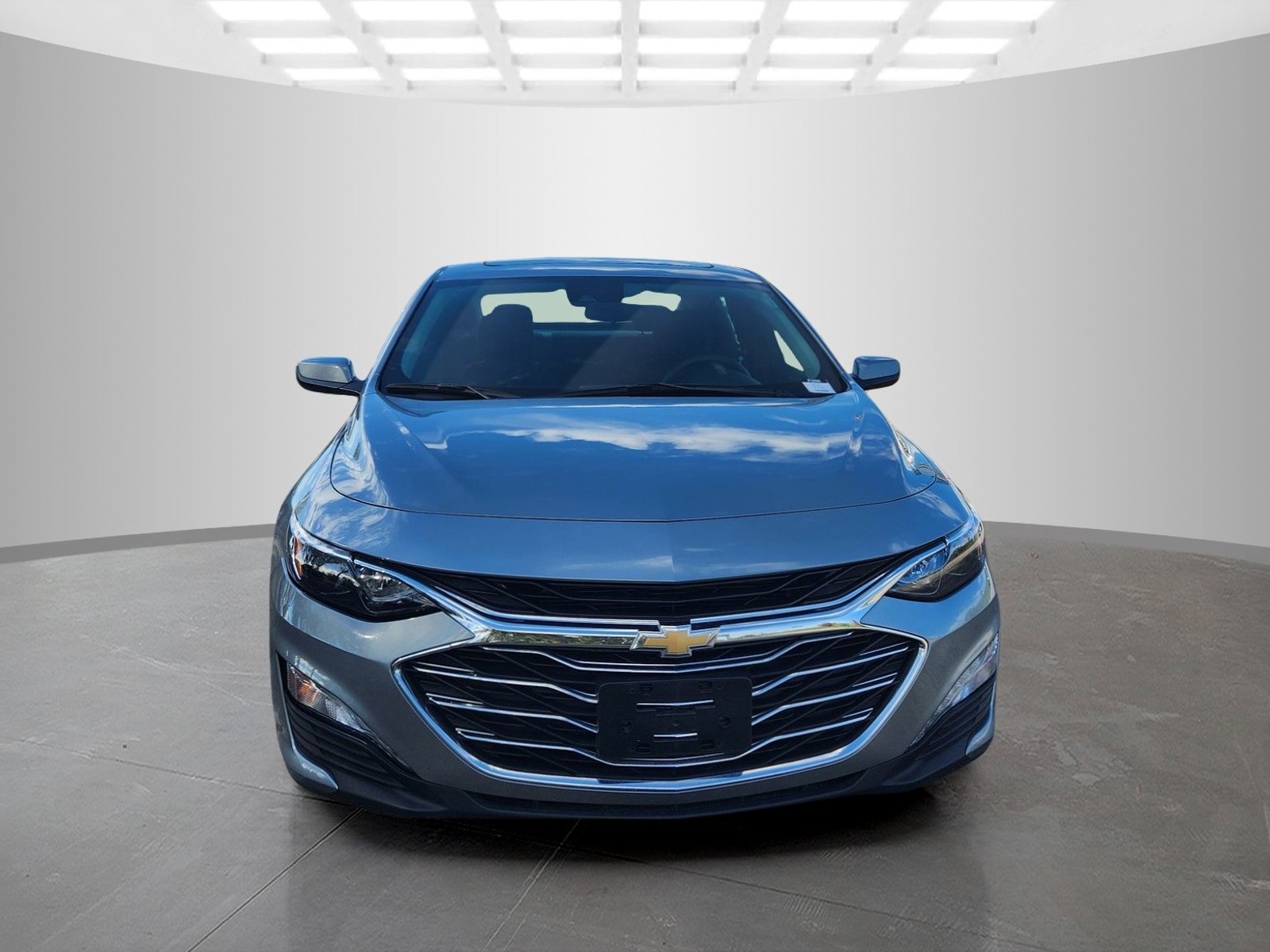 Used 2024 Chevrolet Malibu LT image 2