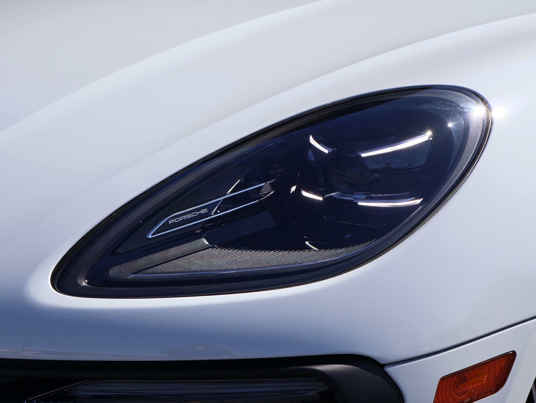 New 2026 Porsche Macan AWD/4WD image 13