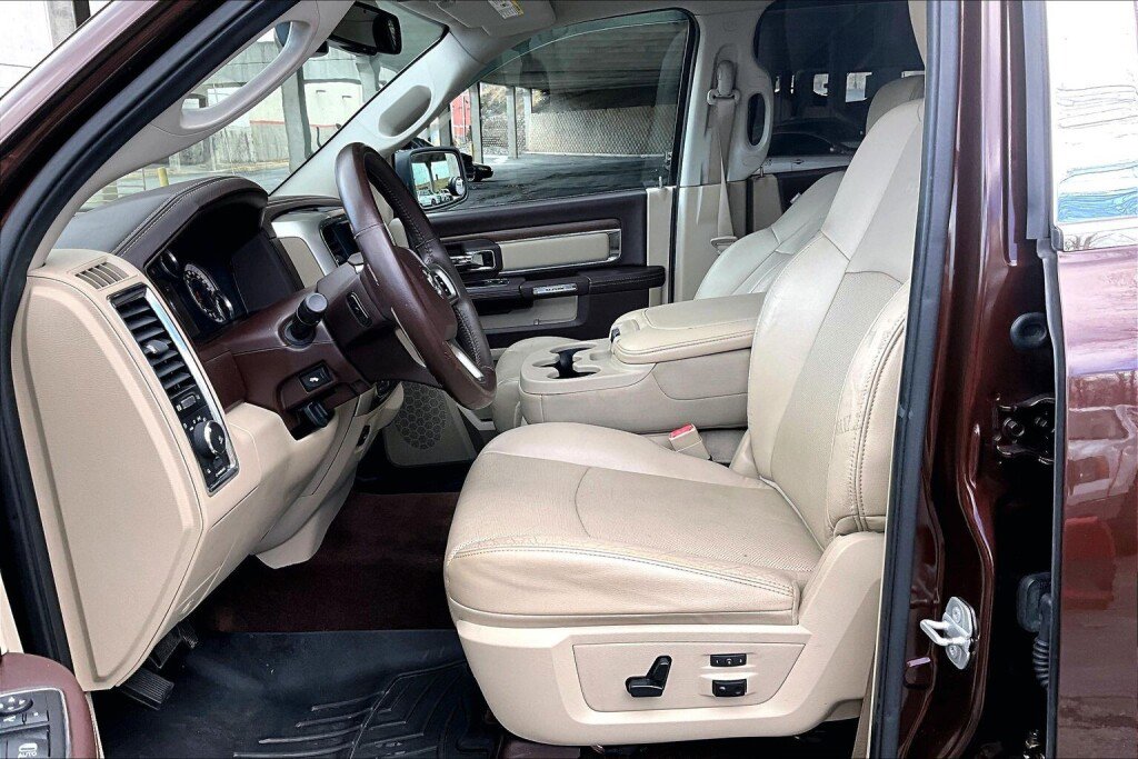 Used 2015 RAM 1500 Laramie w/ Convenience Group image 15