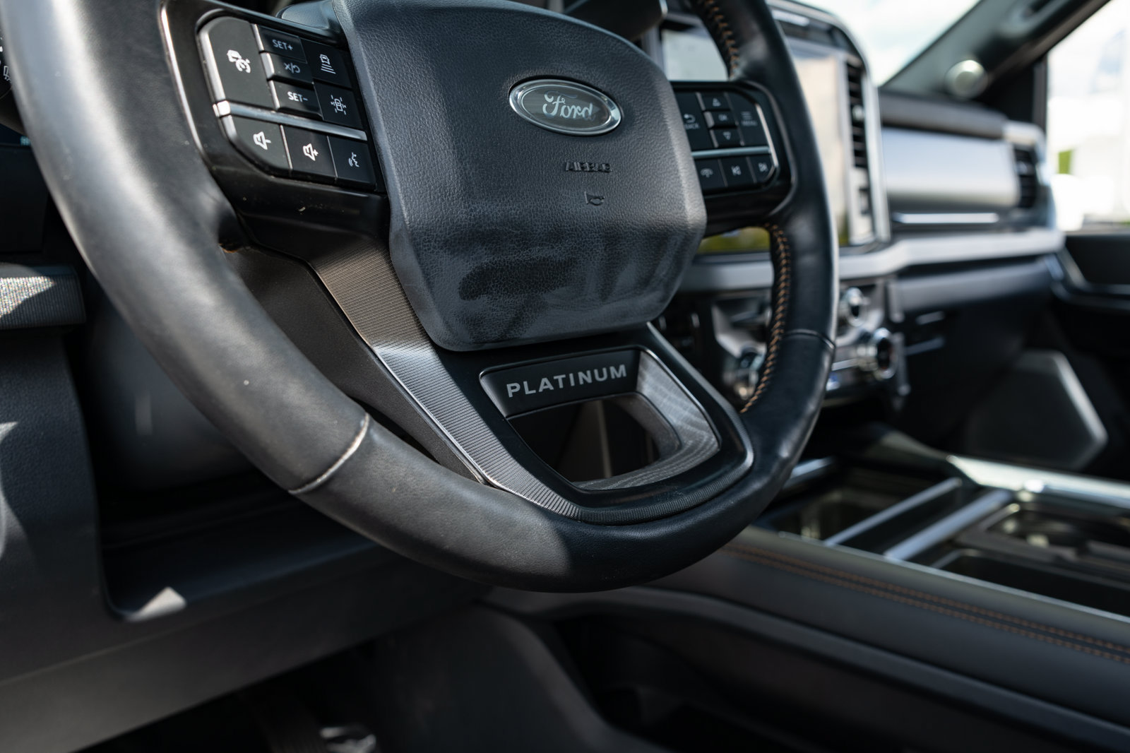 Used 2024 Ford F450 Platinum w/ FX4 Off-Road Package AWD/4WD image 30