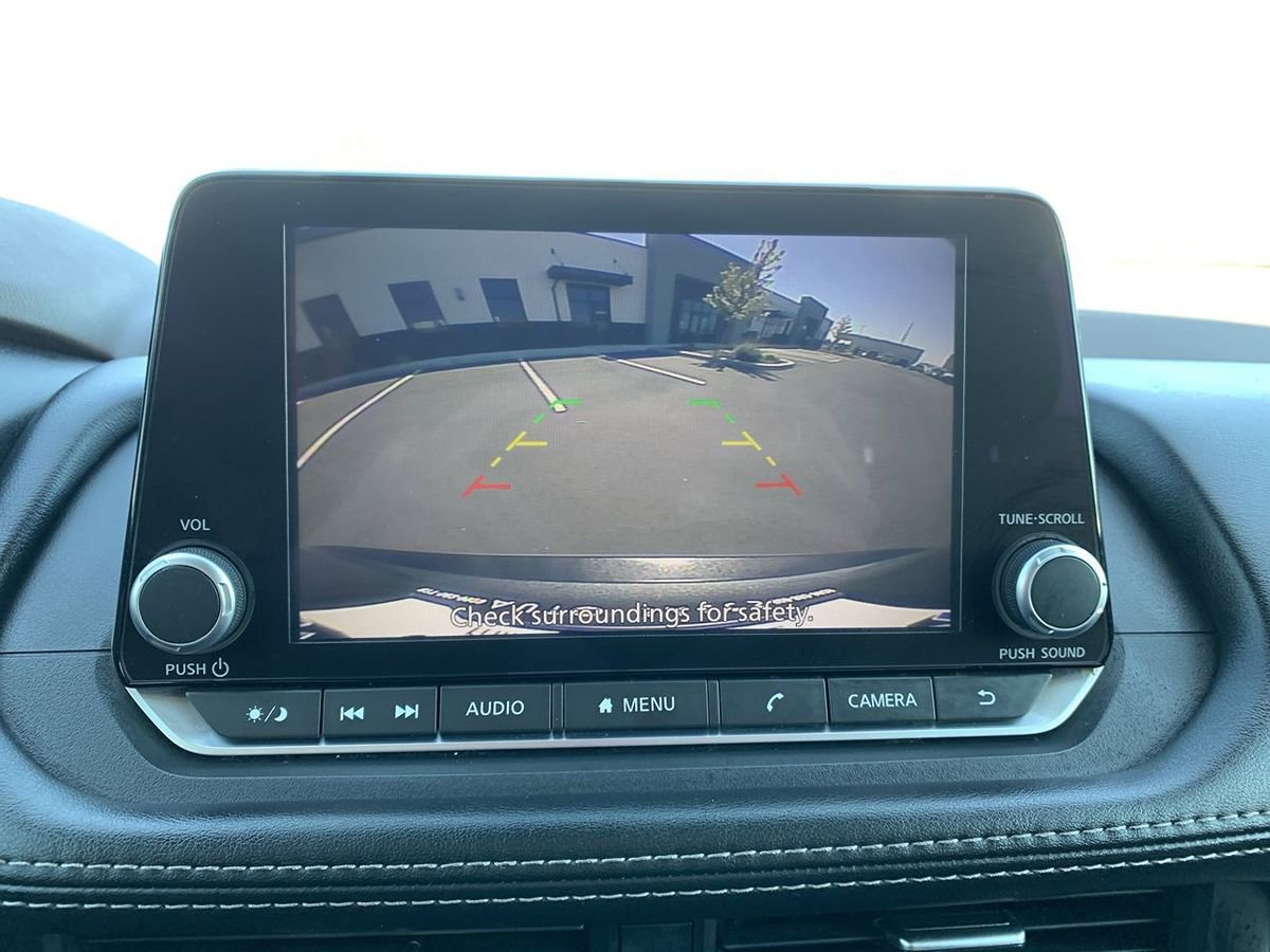 Used 2023 Nissan Rogue S AWD/4WD image 21